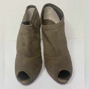 Baldan Italian stretch ankle boot in a dark taupe with a burgundy suede sole
